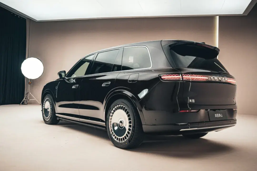 岚图泰山11月18日上市，50万级豪华SUV市场会变天吗？