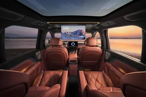 最霸气华系旗舰SUV岚图泰山登场 岚图汽车跨越30万辆里程碑