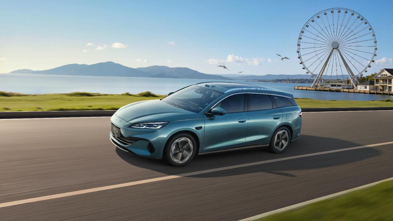 比亚迪2026款海豹06GT与海豹06DM-i旅行版郑州上市